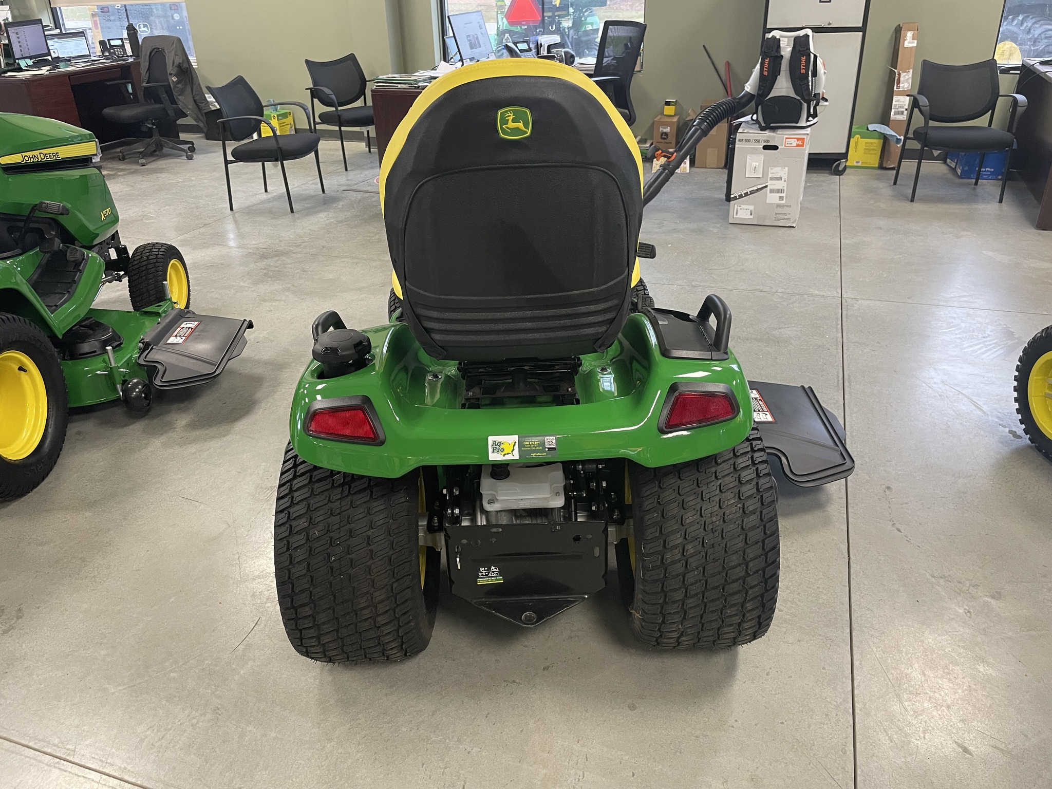 2025 John Deere X580 Image 2