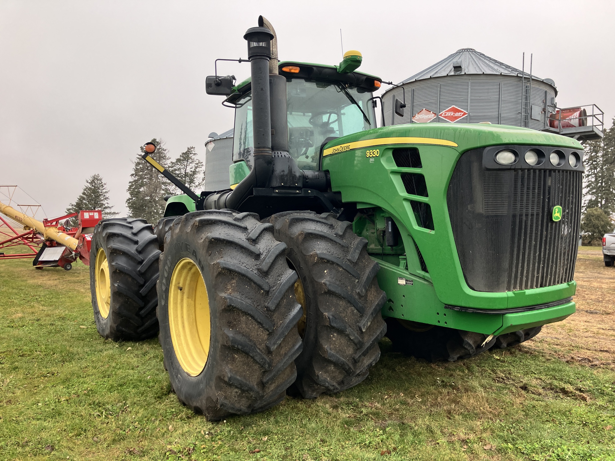 2011 John Deere 9330 Image 3