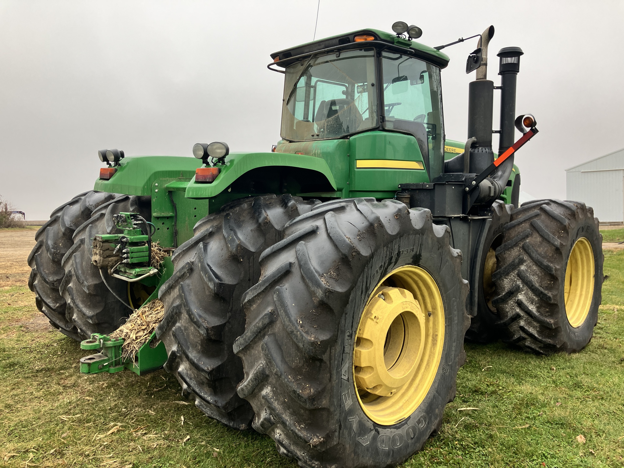 2011 John Deere 9330 Image 5