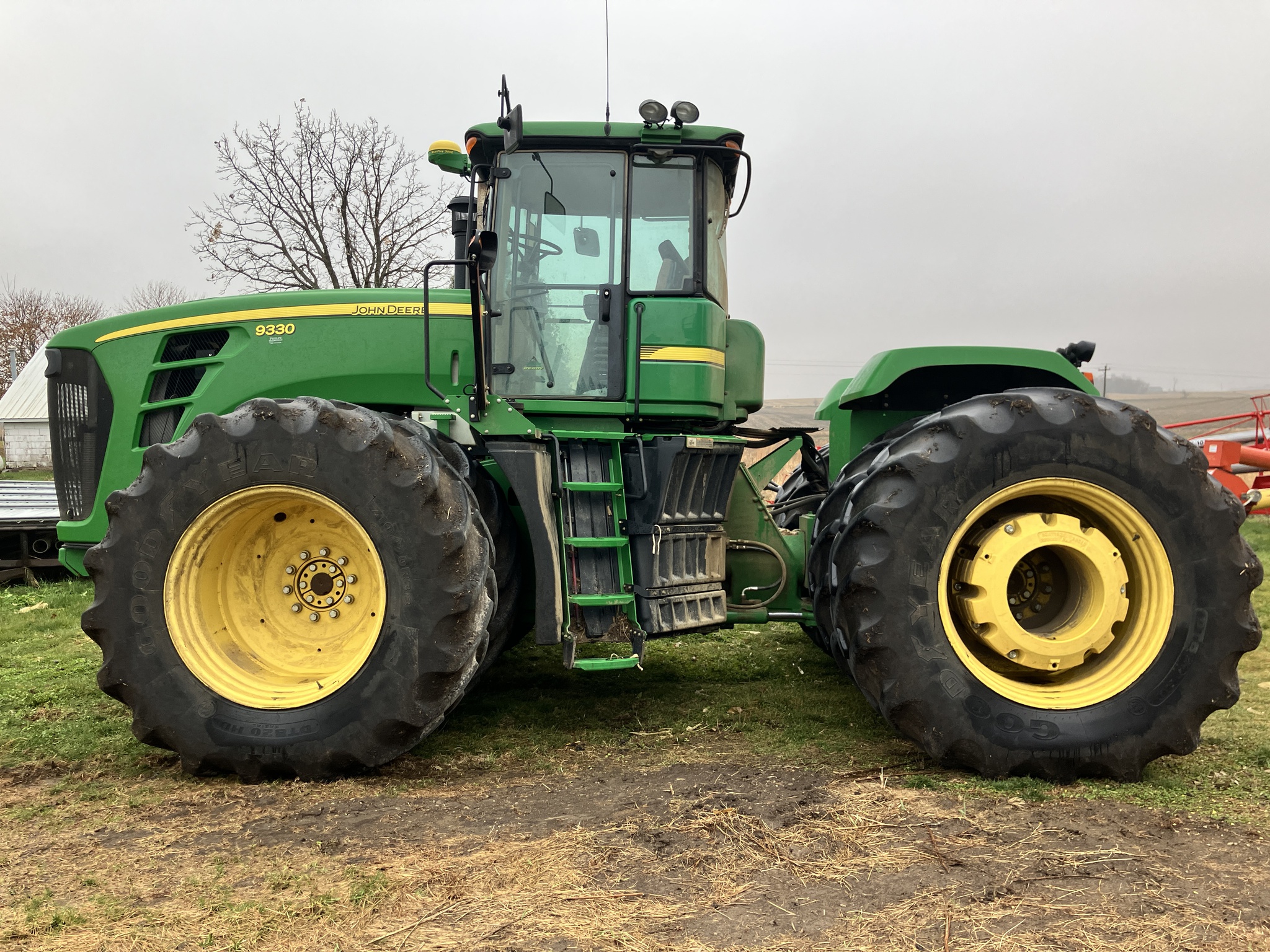 2011 John Deere 9330 Image 8