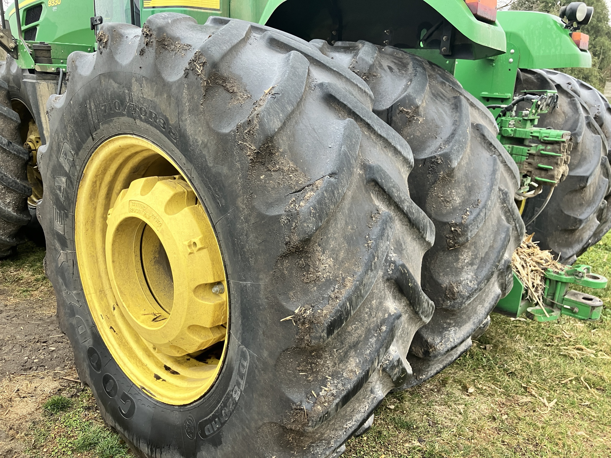 2011 John Deere 9330 Image 11