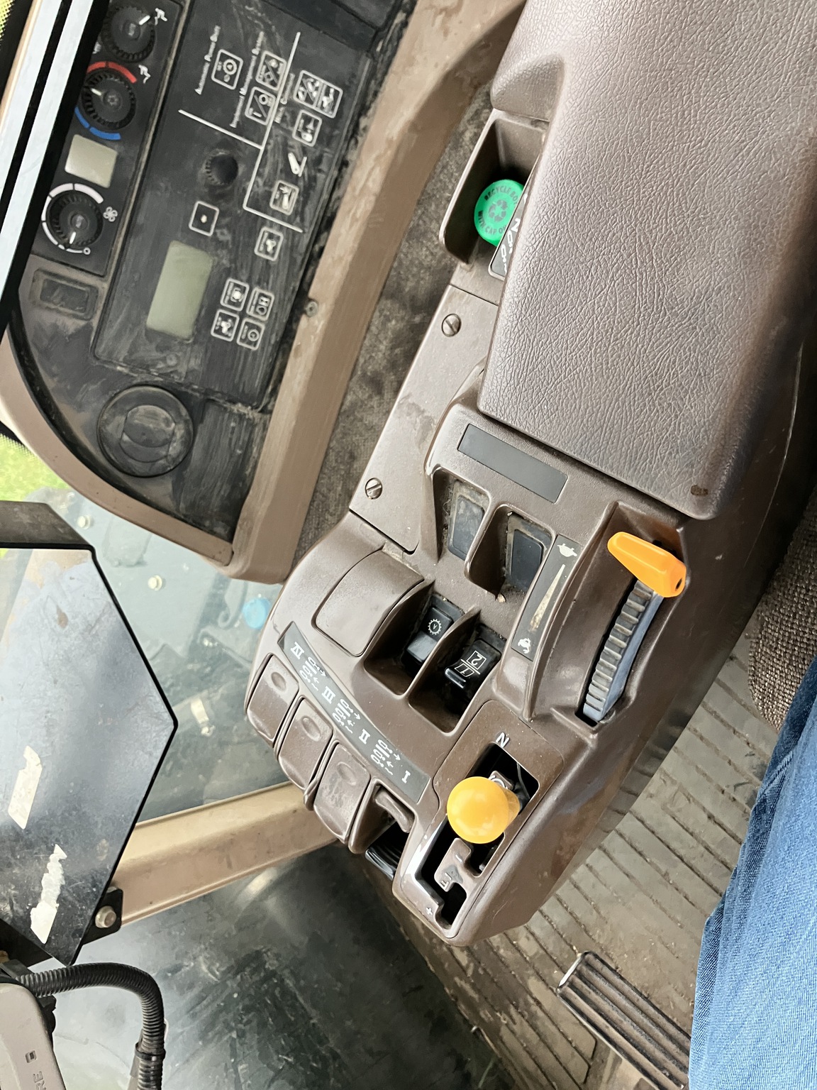 2011 John Deere 9330 Image 22