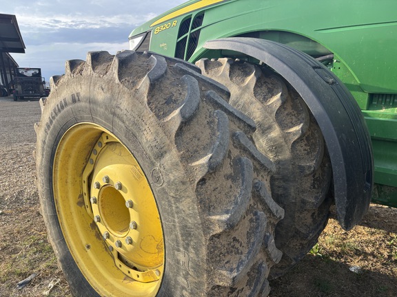 Photo of 2015 John Deere 8320R
