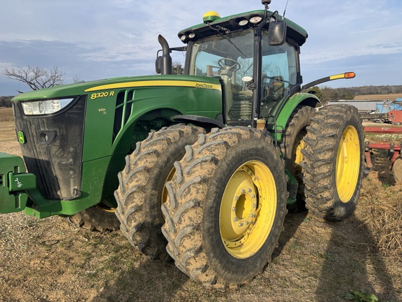 Photo of 2015 John Deere 8320R