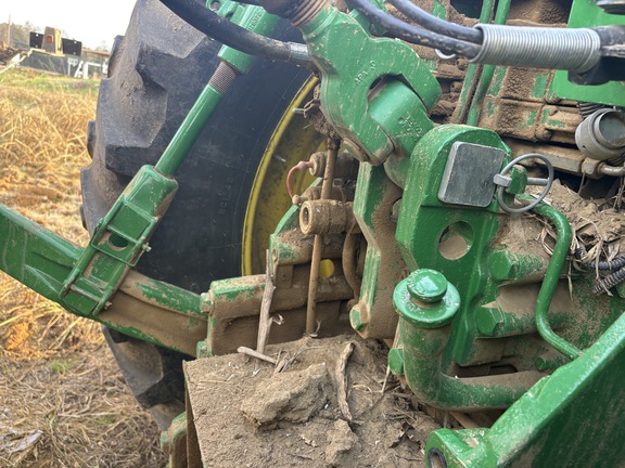 Photo of 2015 John Deere 8320R