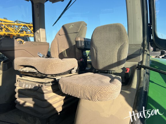 Photo of 2015 John Deere 8320R