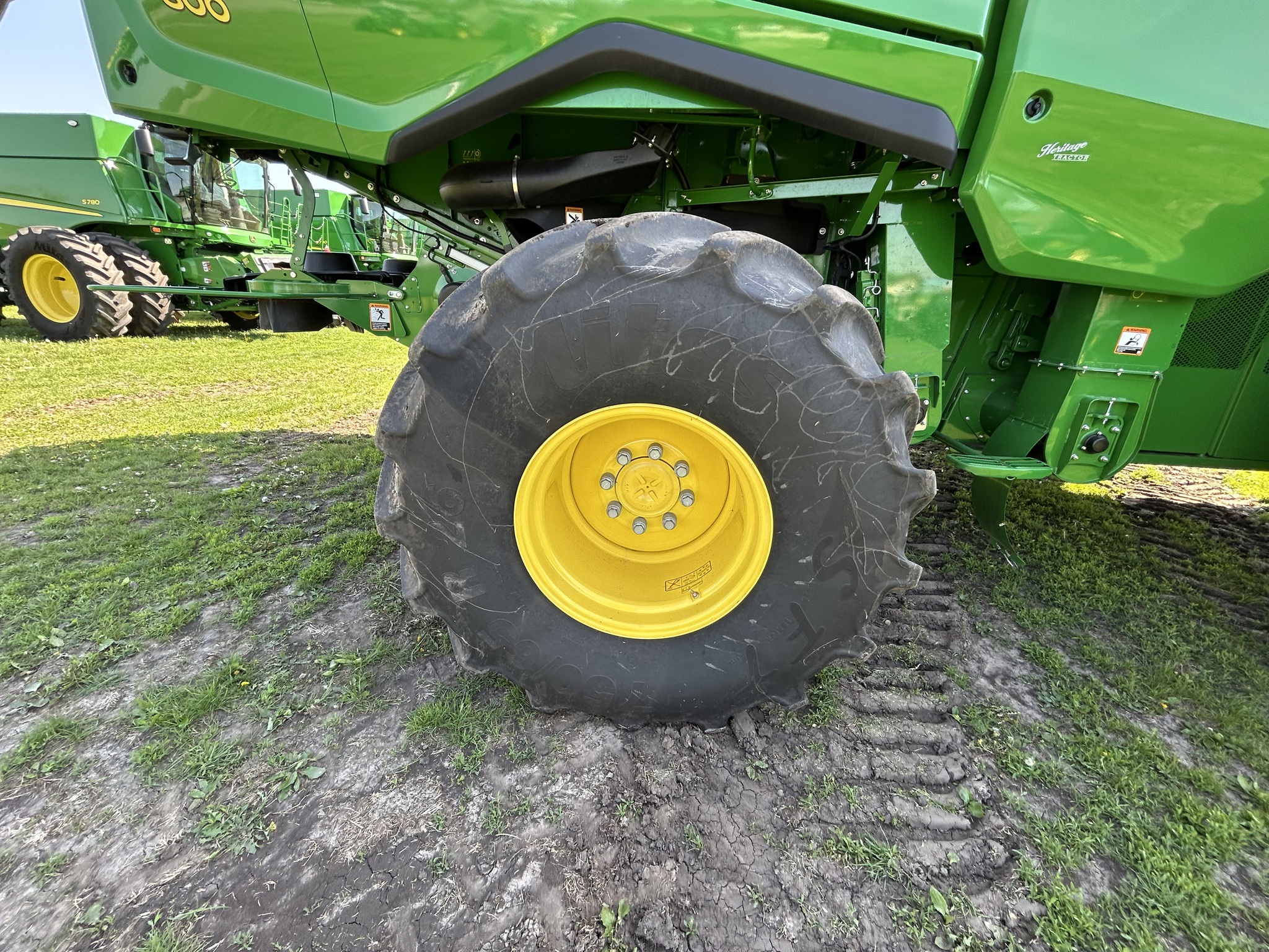  2025 John Deere S7 800 at Heritage Tractor in Galesburg, IL