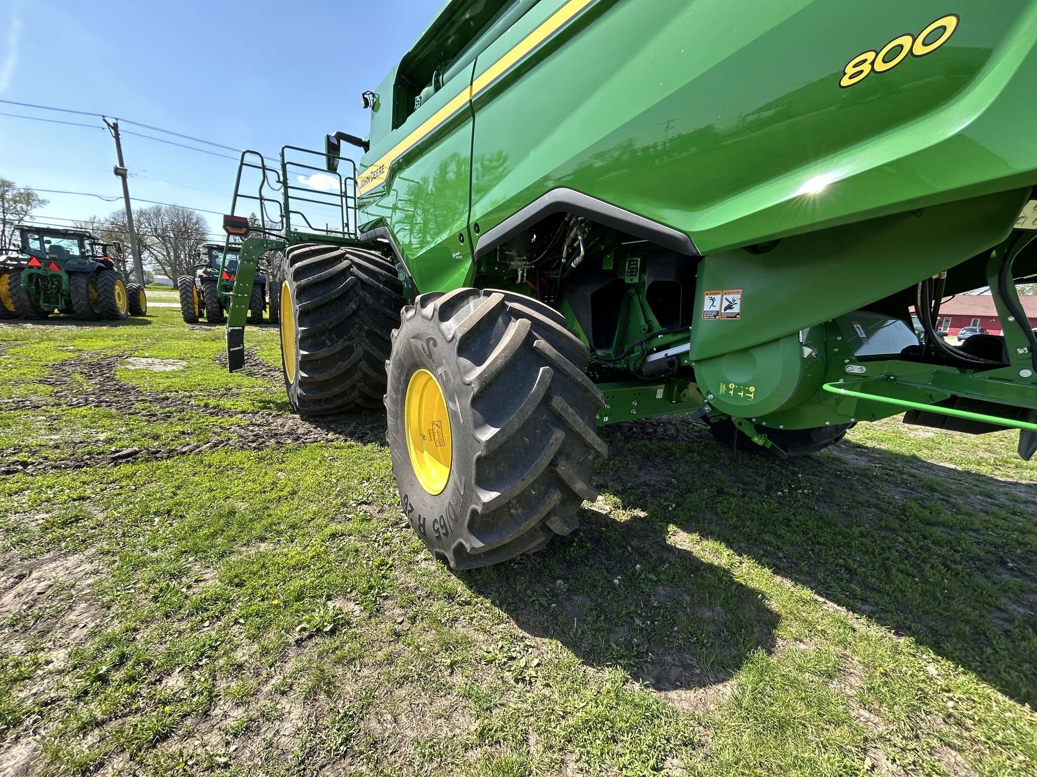  2025 John Deere S7 800 at Heritage Tractor in Galesburg, IL