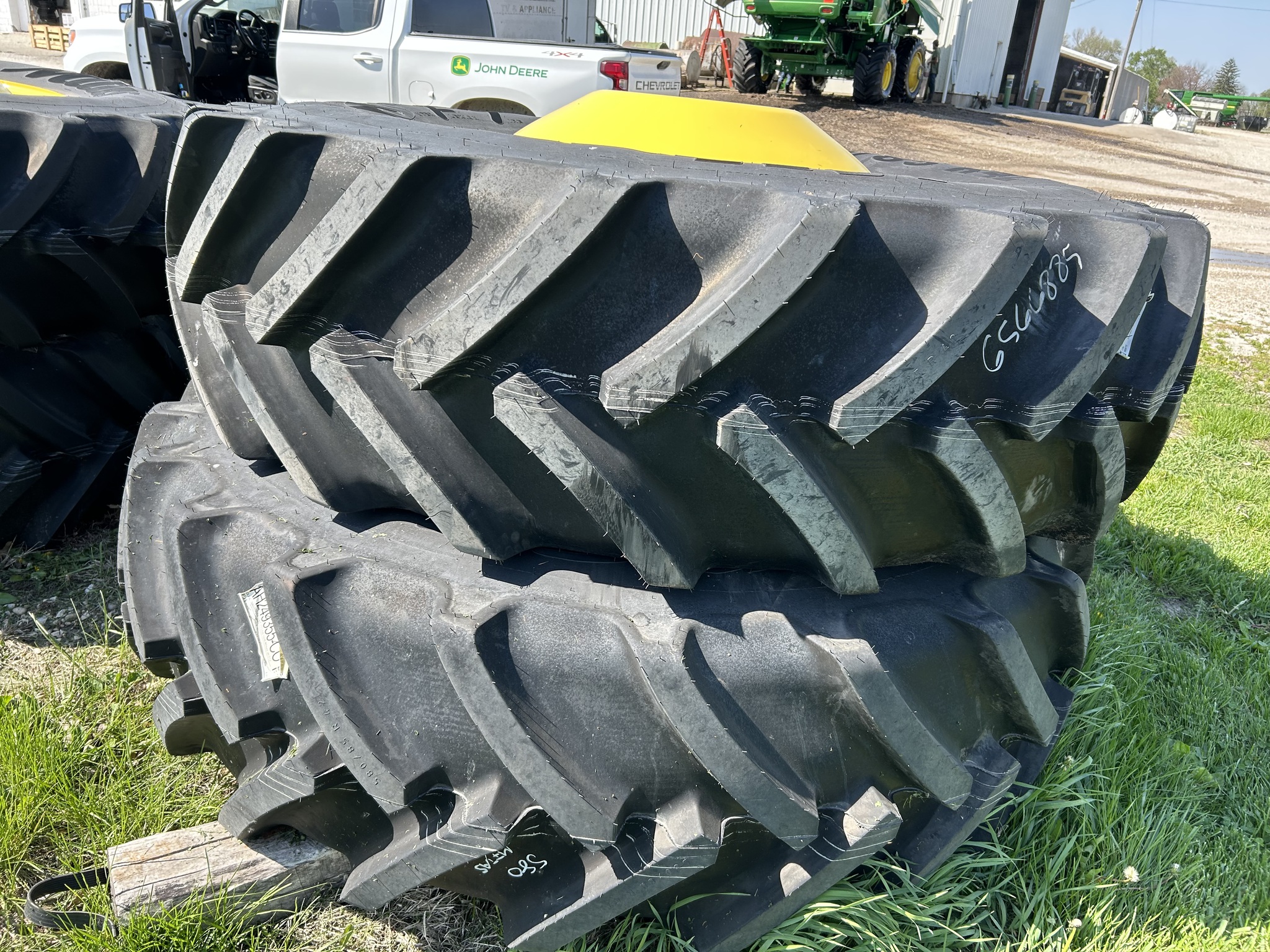  2025 John Deere S7 800 at Heritage Tractor in Galesburg, IL