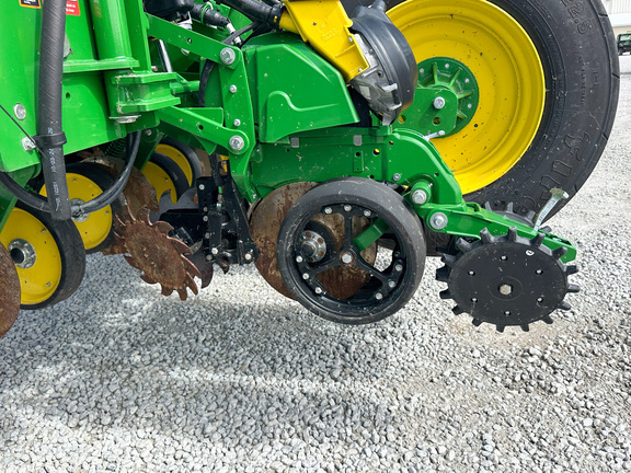 2025 John-Deere 1775NT