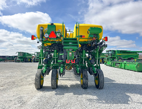 2025 John-Deere 1775NT