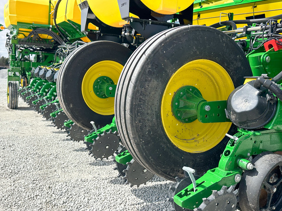 2025 John-Deere 1775NT