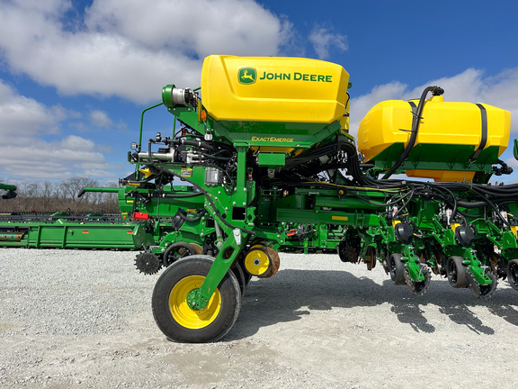 2025 John-Deere 1775NT