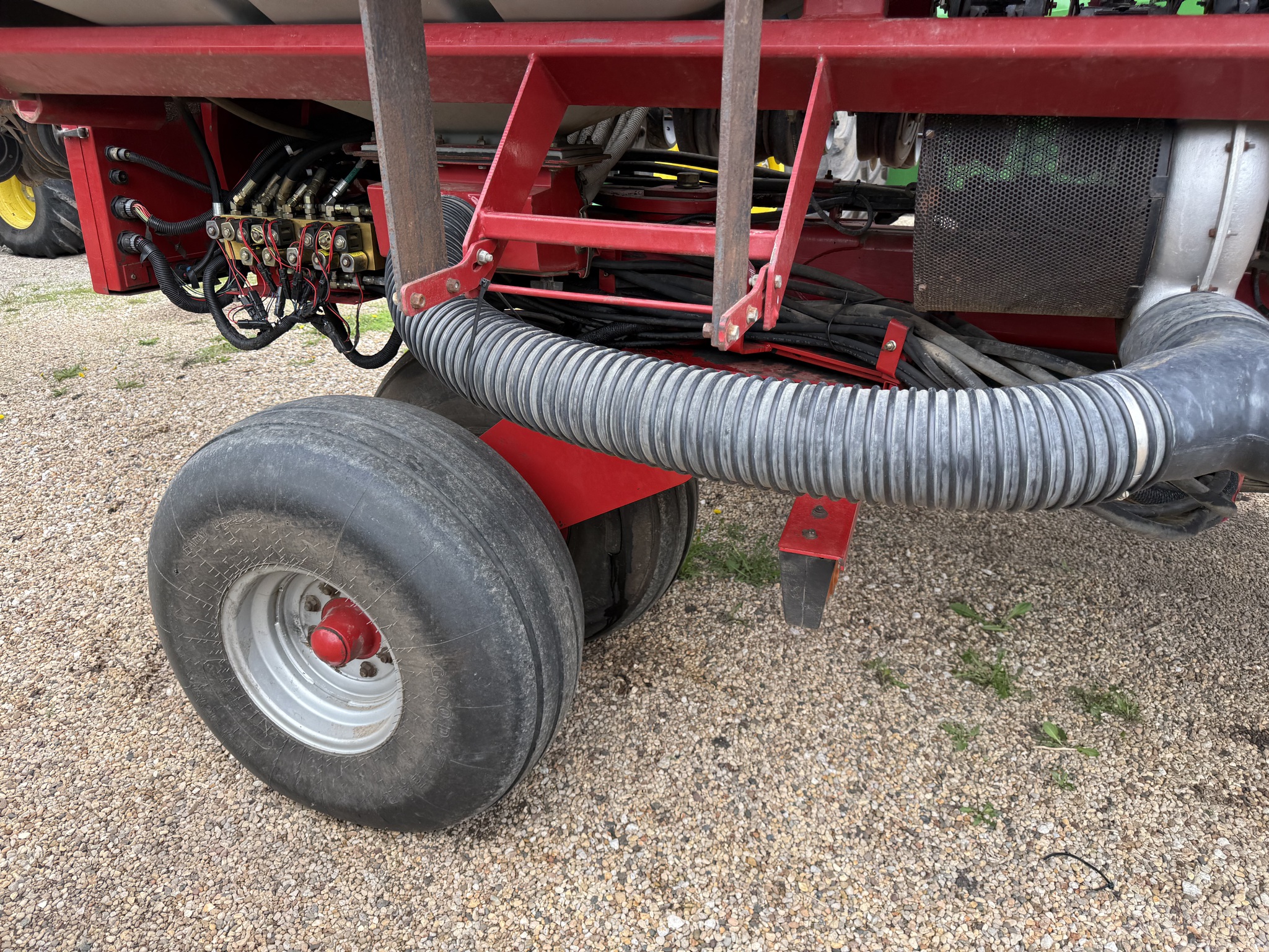  2005 Case IH 1200 at Heritage Tractor in Pontiac, IL