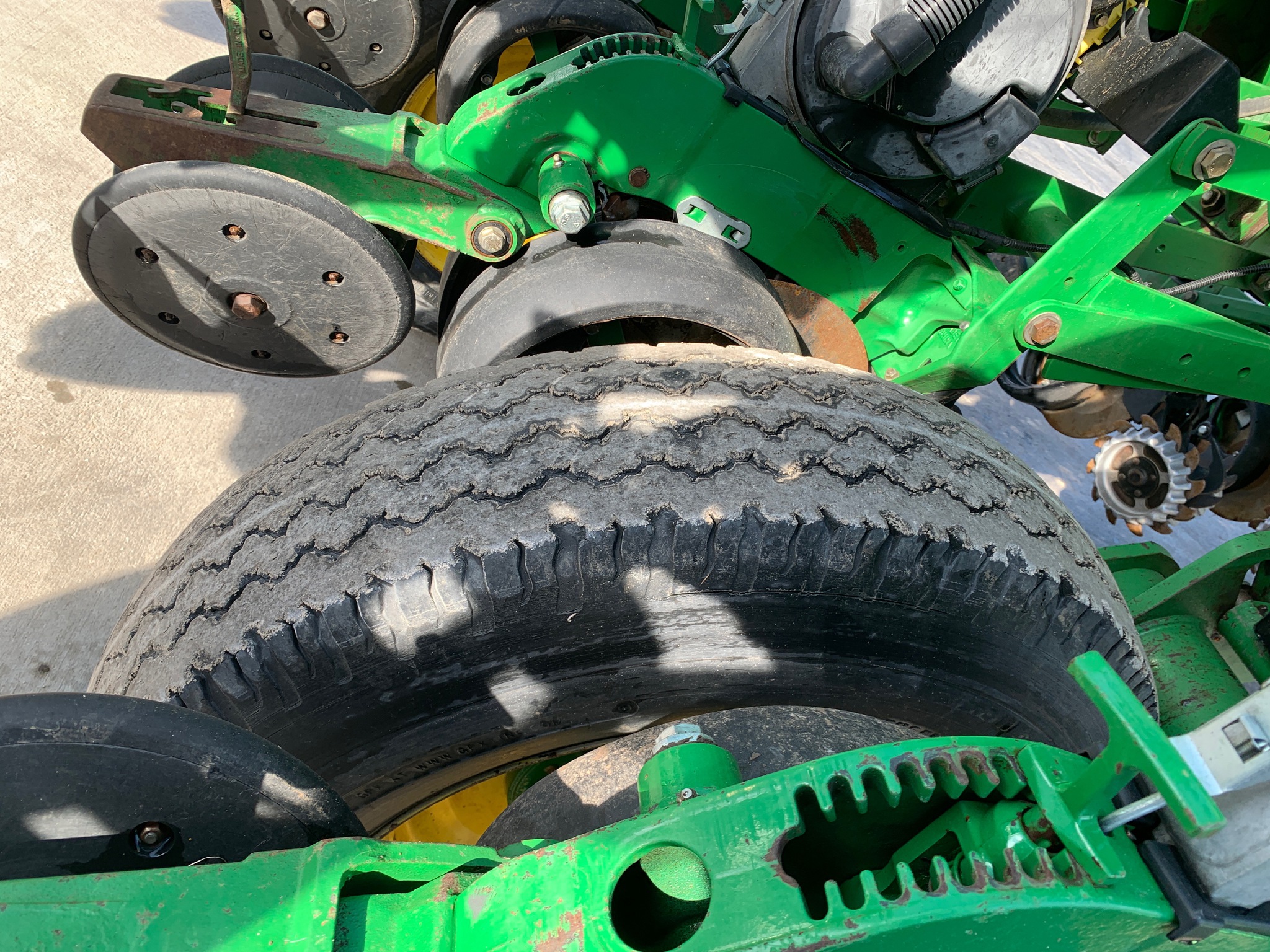 2011 John Deere 1790 at Heritage Tractor in Lamar, MO
