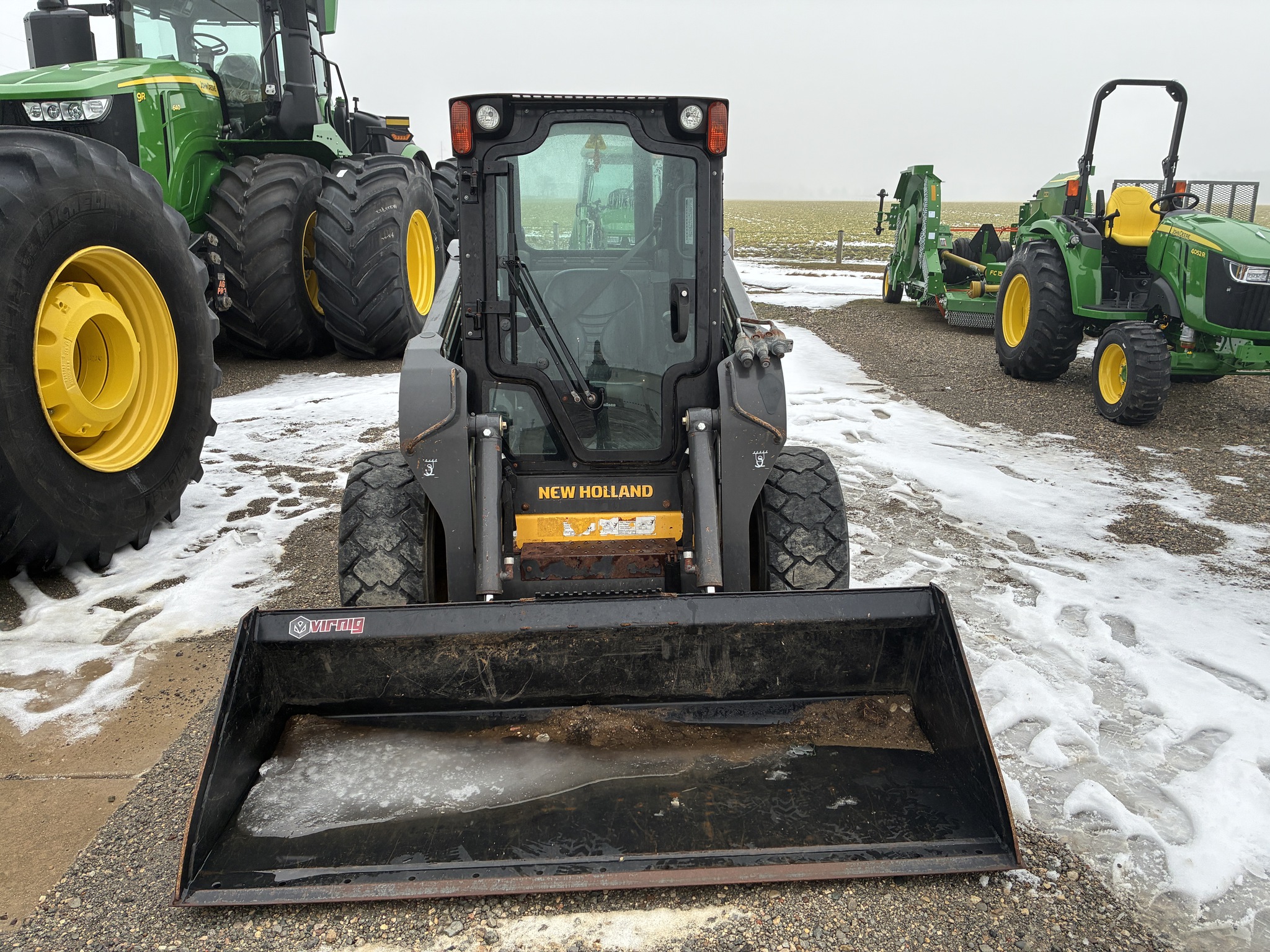 2016 New Holland L220 Image 7