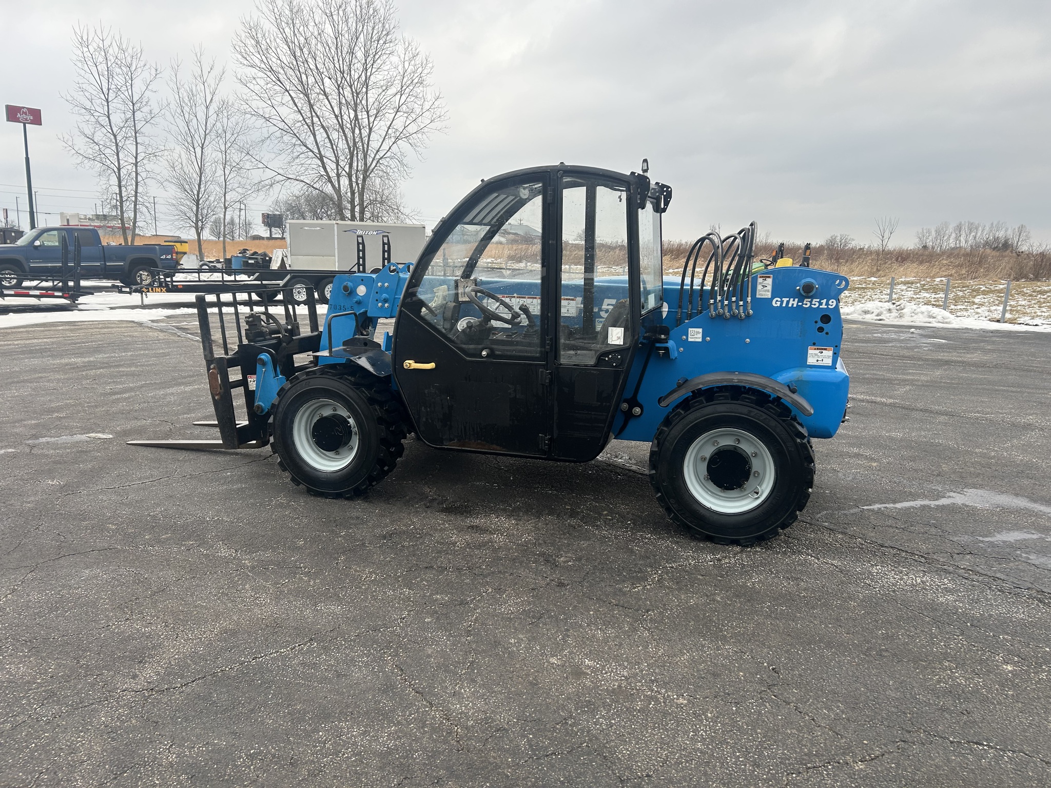 2018 Genie GTH5519 Image 3