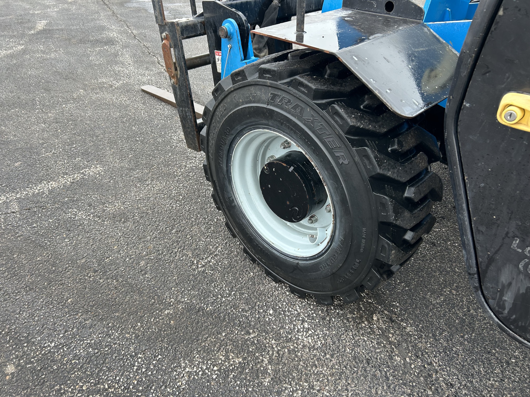 2018 Genie GTH5519 Image 11