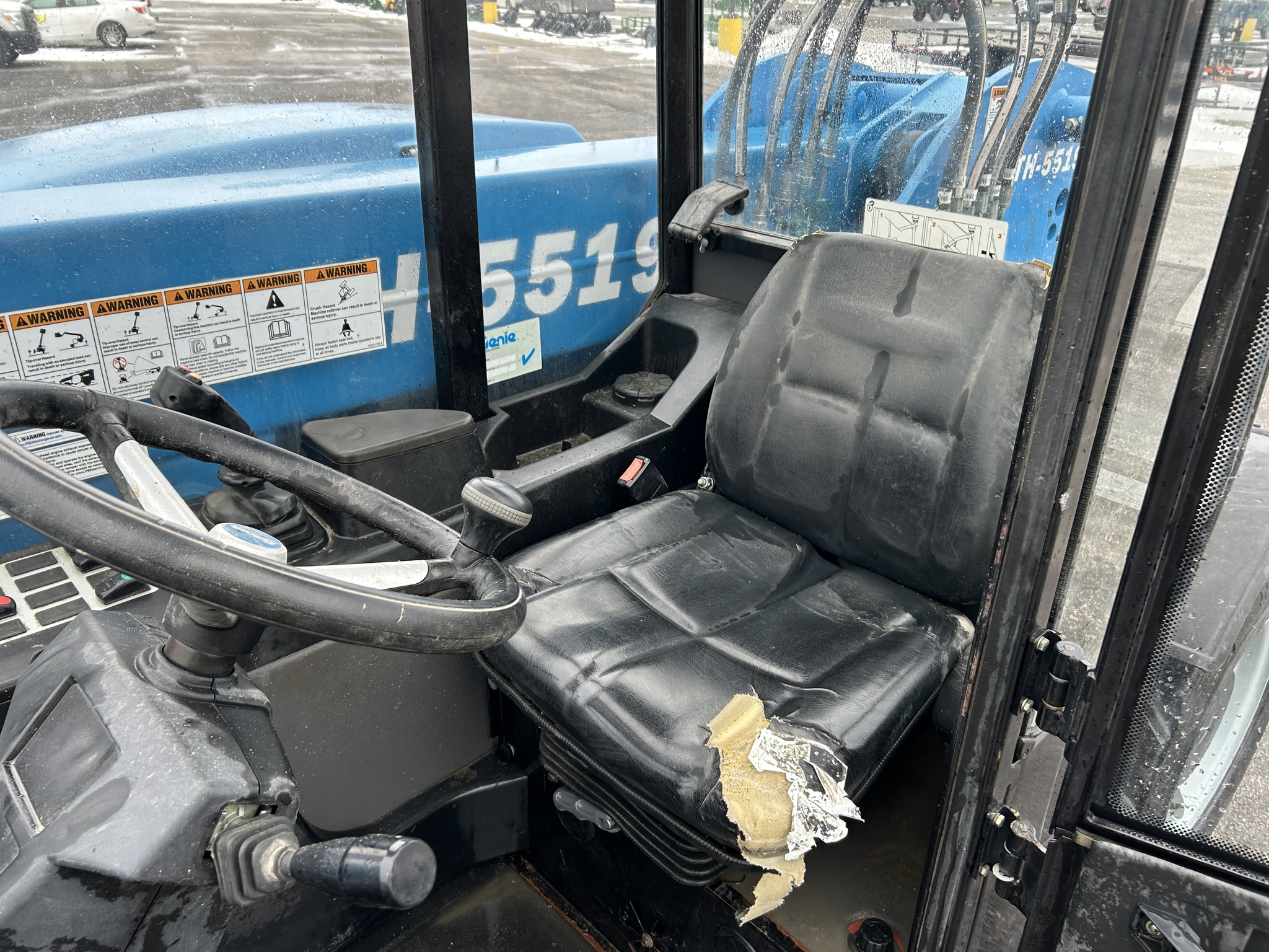 2018 Genie GTH5519 Image 13