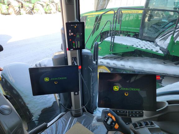 2025 John Deere 8R 340 - Photo10