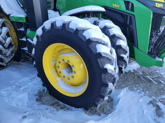 2025 John Deere 8R 340 - Photo18