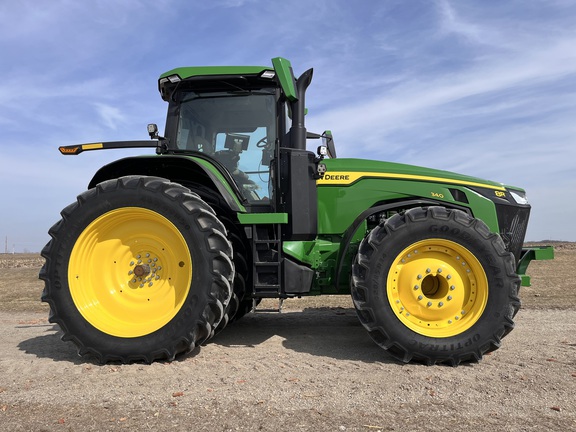 2025 John Deere 8R 340 - Photo4