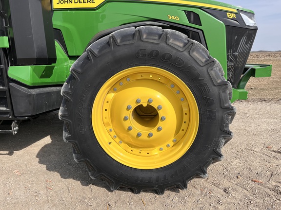 2025 John Deere 8R 340 - Photo12