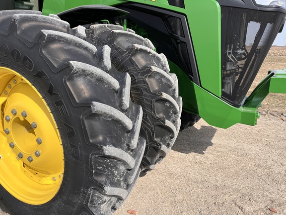 2025 John Deere 8R 340 - Photo14