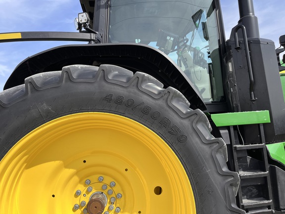 2025 John Deere 8R 340 - Photo16