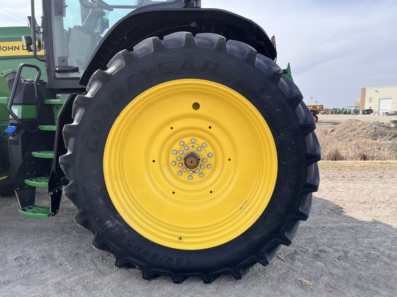 2025 John Deere 8R 340 - Photo19