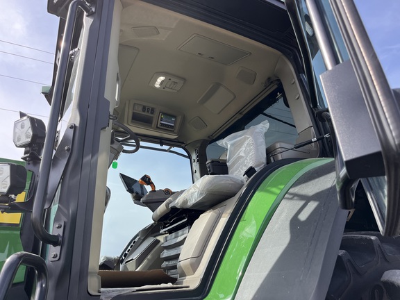 2025 John Deere 8R 340 - Photo32