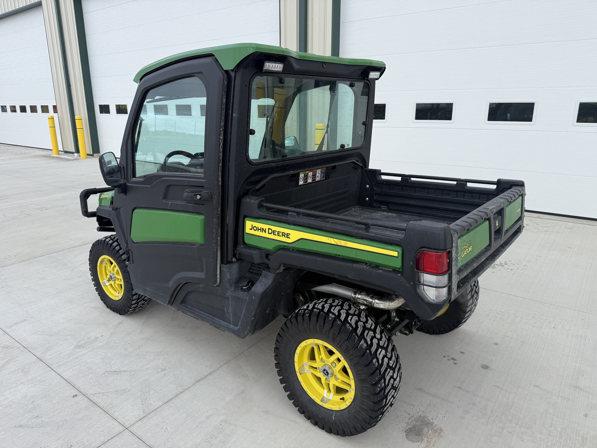 2024 John Deere XUV 835R Image 2