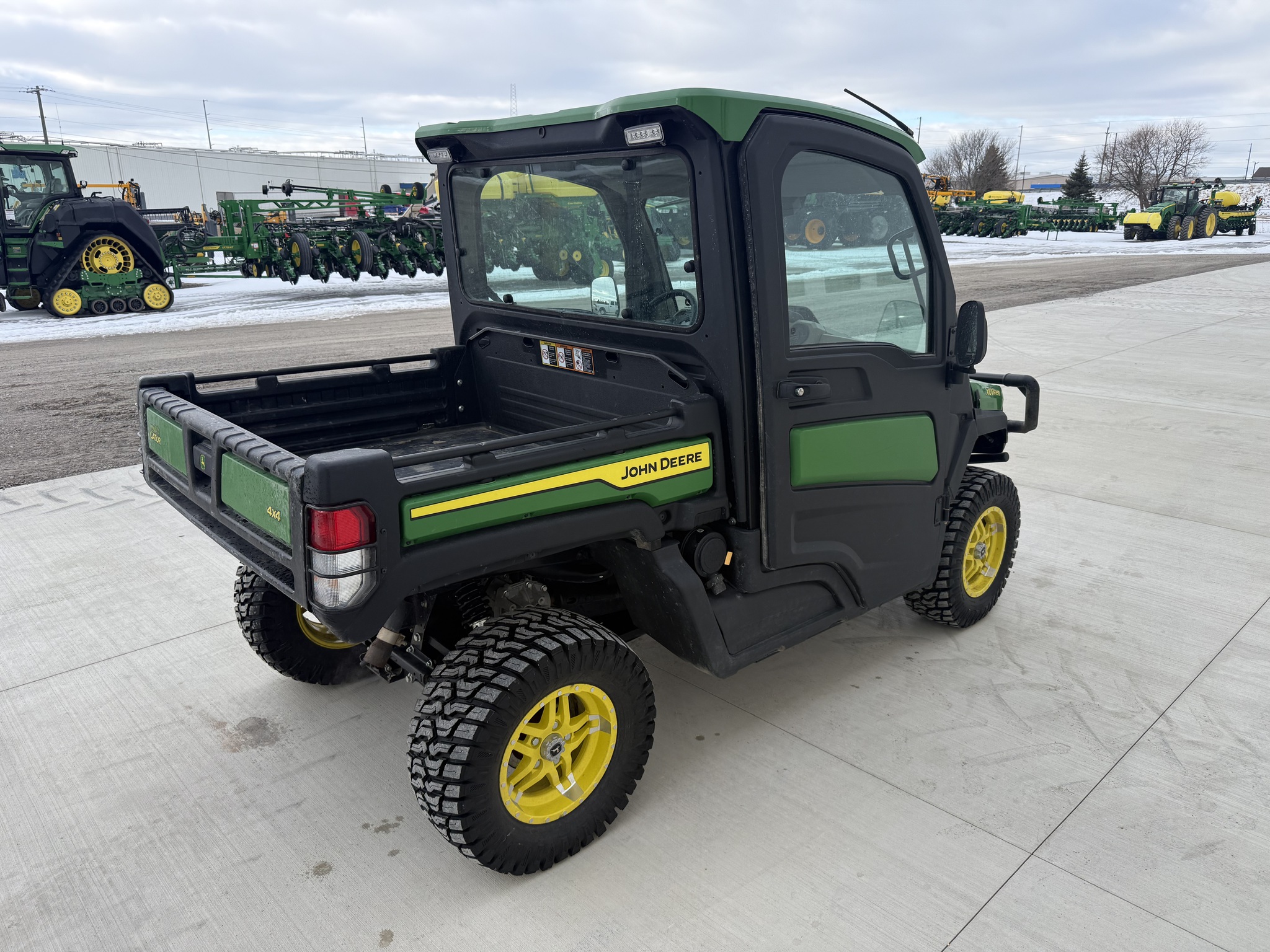 2024 John Deere XUV 835R Image 3