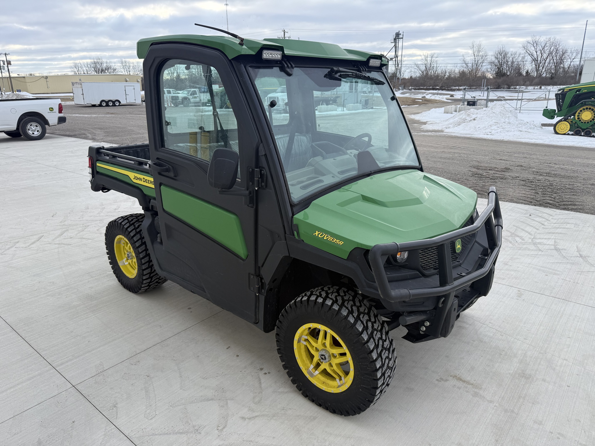 2024 John Deere XUV 835R Image 4