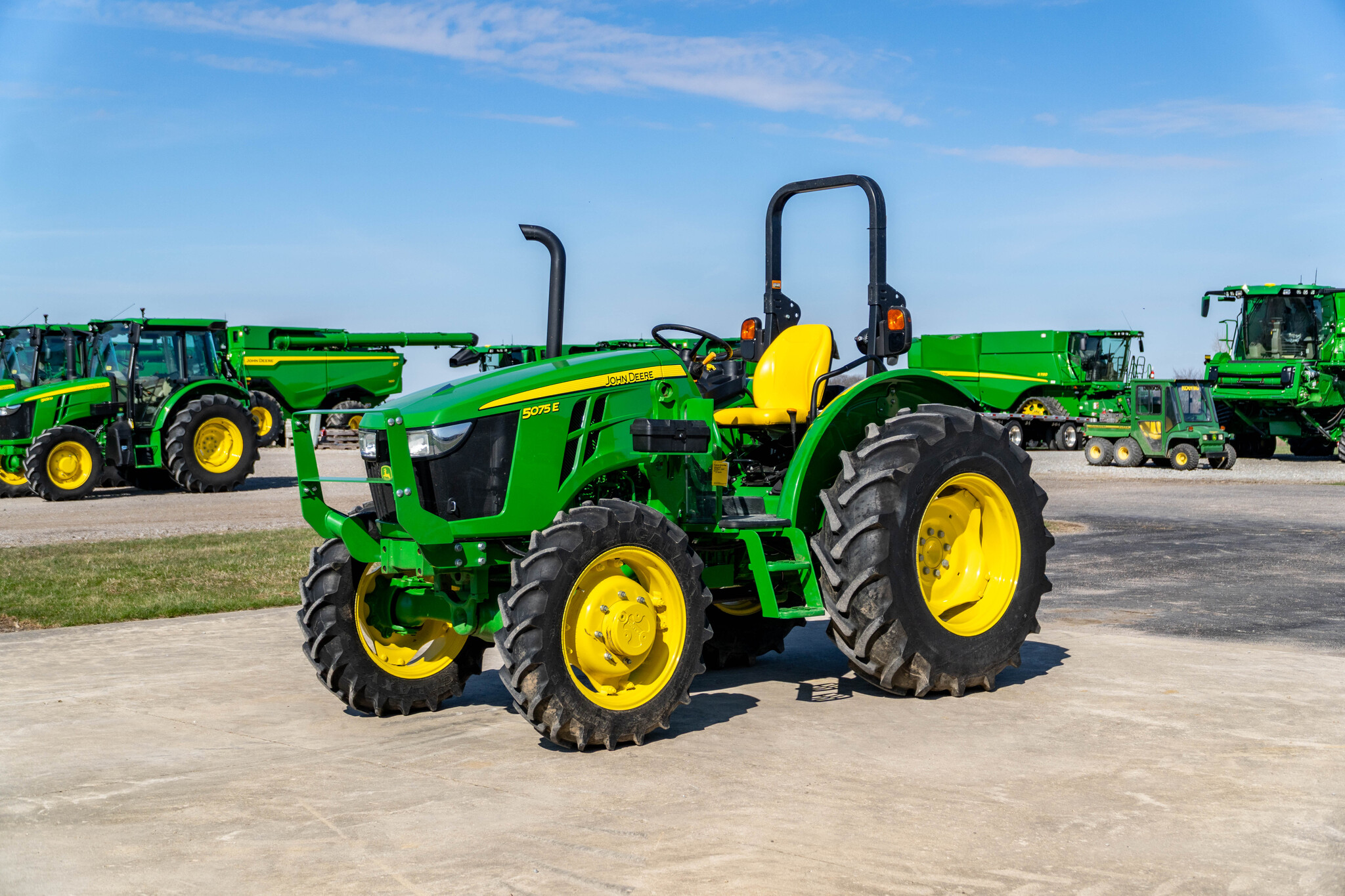 Used 2022 John Deere 5075E Utility Tractors at Koenig Equipment in Anna, OH - PhotoXL0