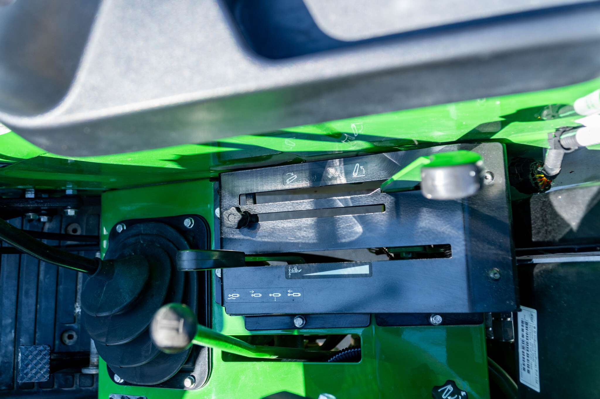 Used 2022 John Deere 5075E Utility Tractors at Koenig Equipment in Anna, OH - PhotoXL32