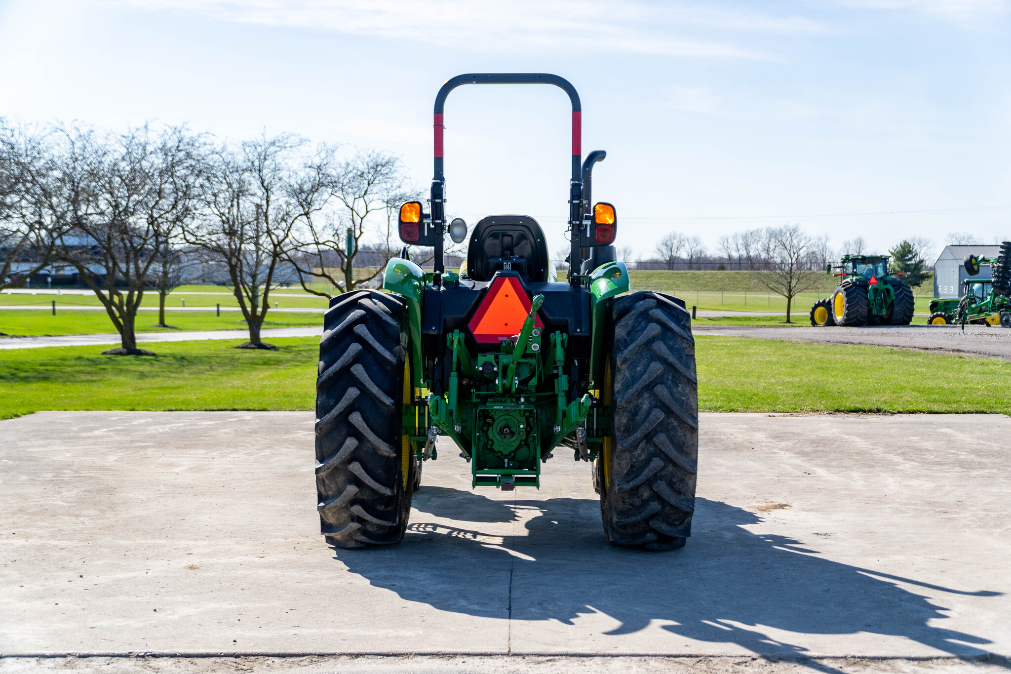 Used 2022 John Deere 5075E Utility Tractors at Koenig Equipment in Anna, OH - PhotoXL3