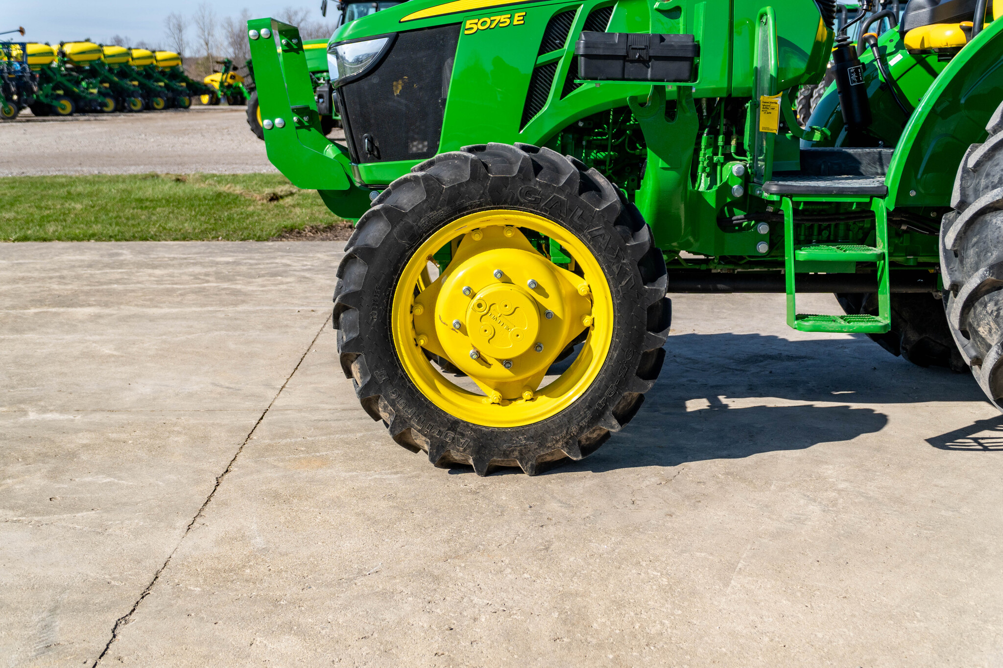 Used 2022 John Deere 5075E Utility Tractors at Koenig Equipment in Anna, OH - PhotoXL8