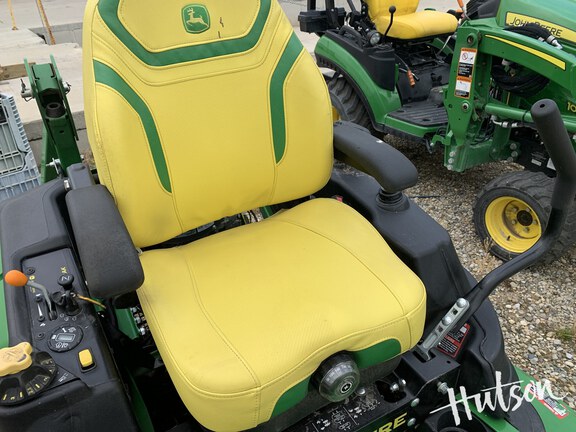 Photo of 2023 John Deere Z930M
