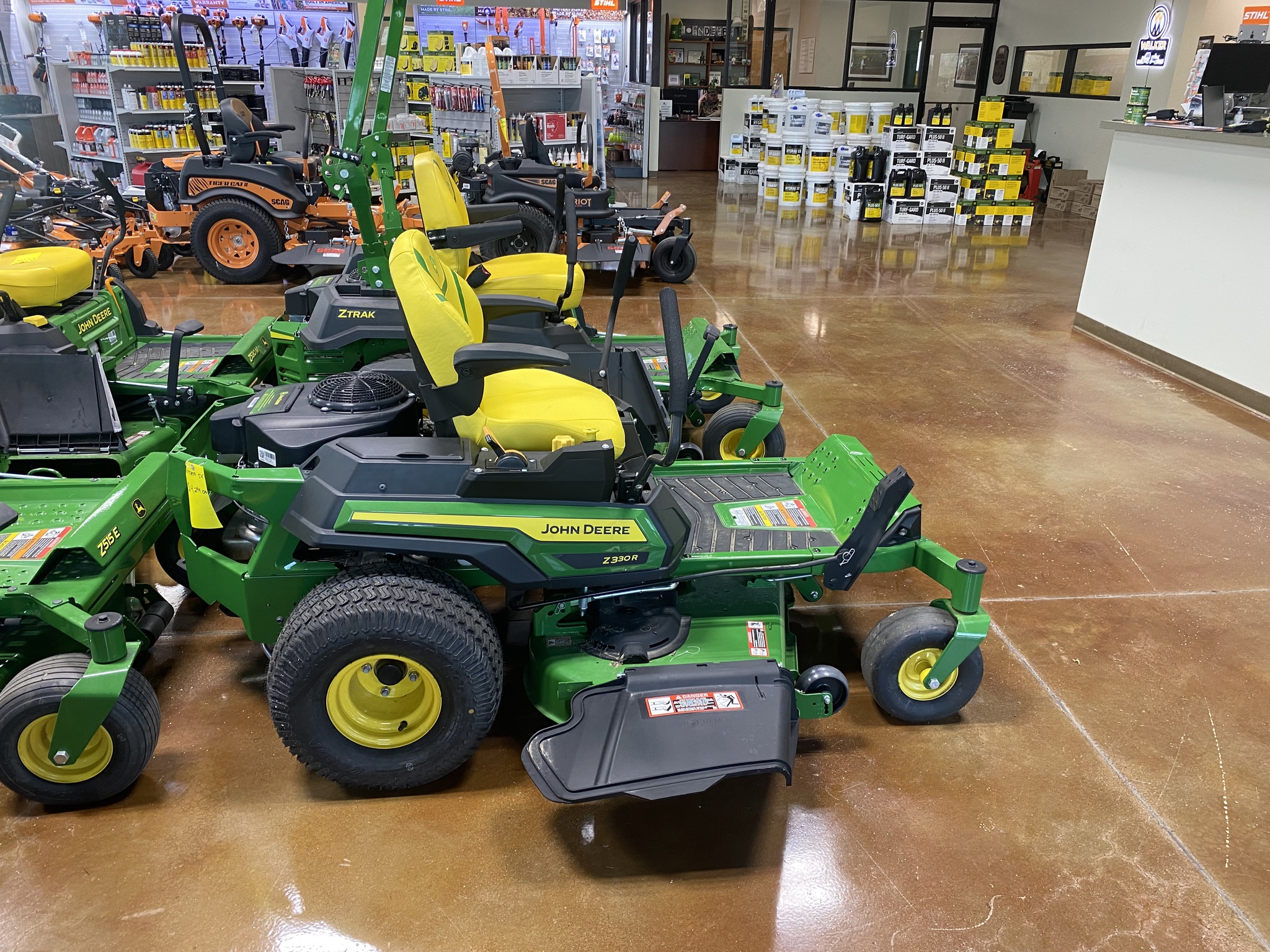 2025 John Deere Z330R Image 2