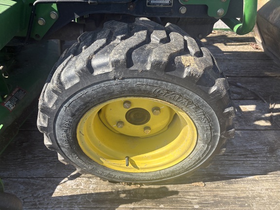 Photo of 2007 John Deere 2320