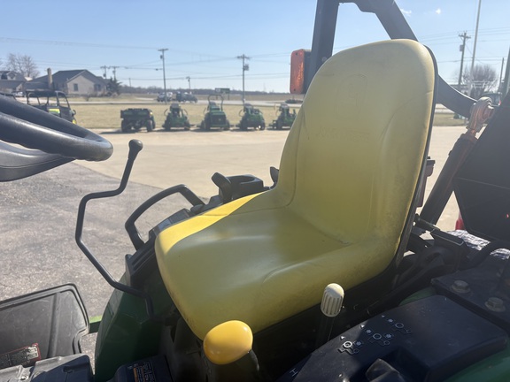 Photo of 2007 John Deere 2320