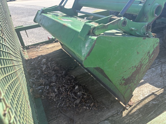 Photo of 2007 John Deere 2320