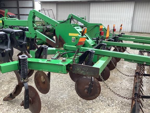 Photo of 2003 John Deere 2700