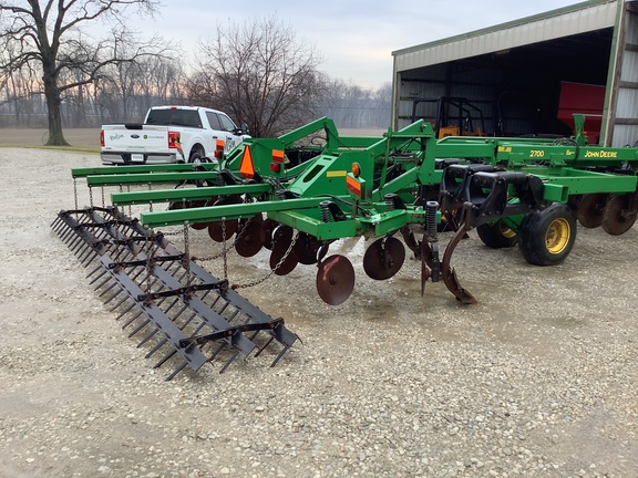 Photo of 2003 John Deere 2700