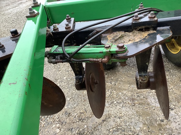 Photo of 2003 John Deere 2700