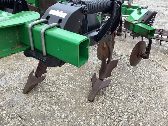 Photo of 2003 John Deere 2700