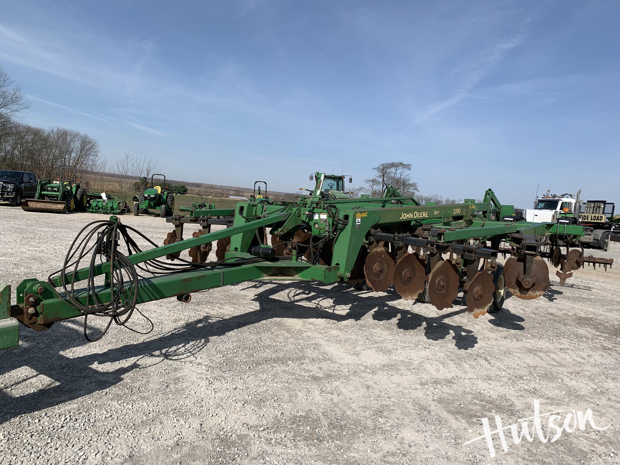 2003 John Deere 2700