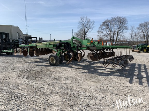 Photo of 2003 John Deere 2700