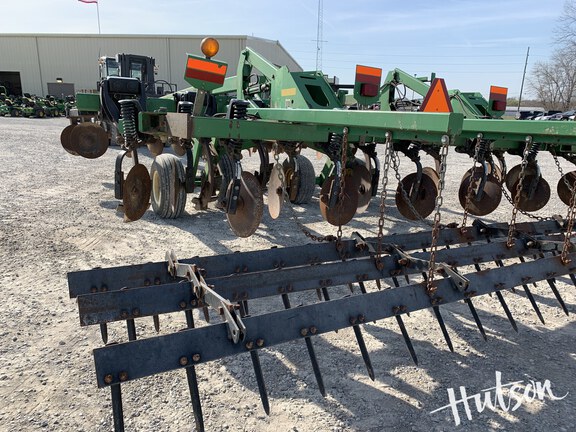 Photo of 2003 John Deere 2700